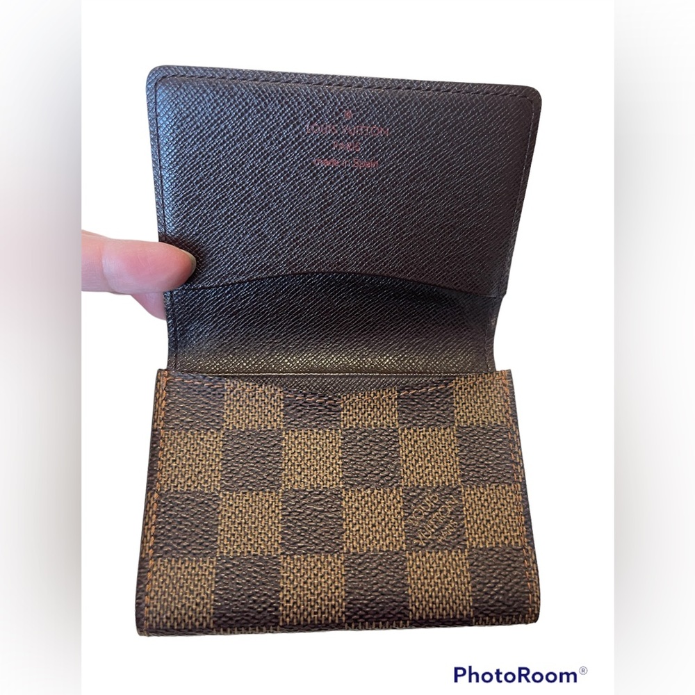 Authentic Louis Vuitton Card Holder in Damier Ebene